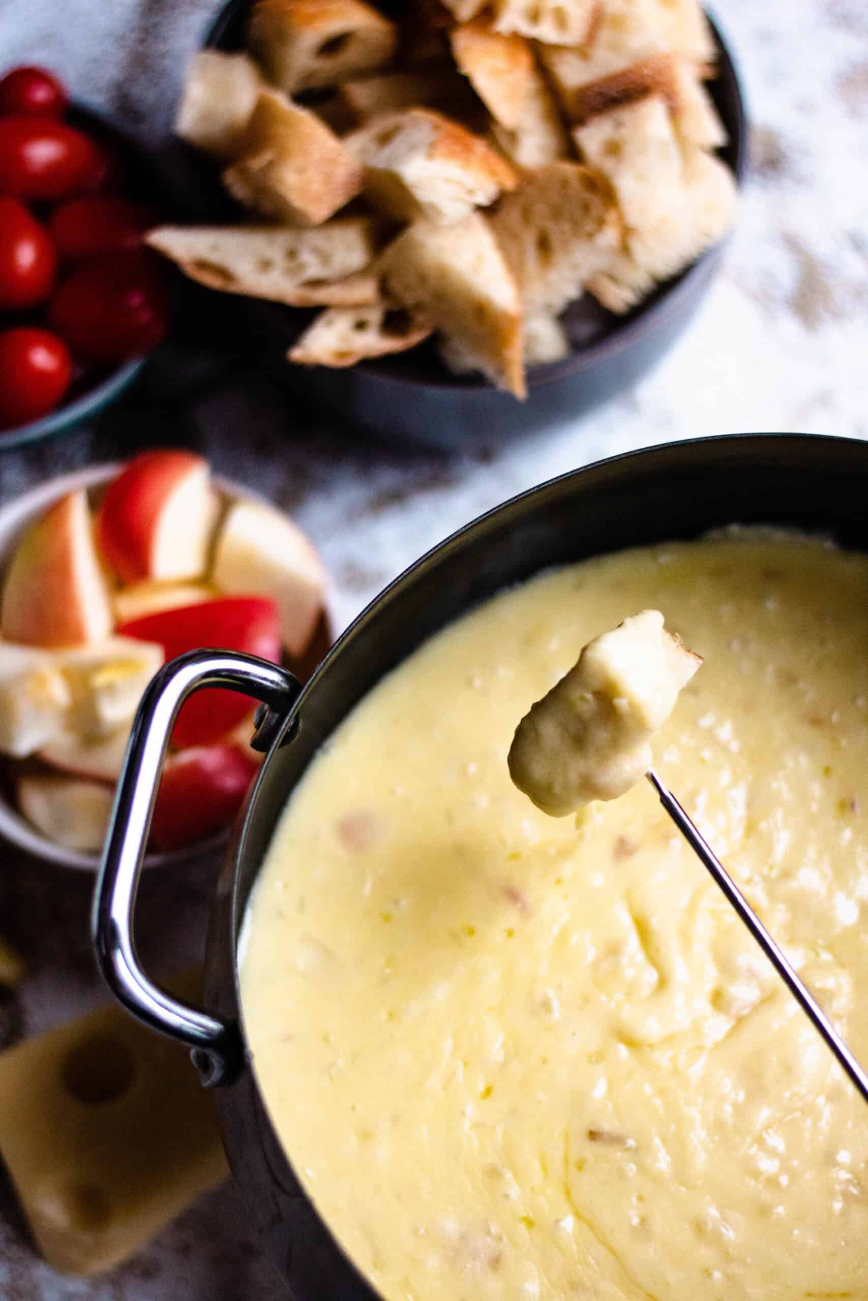 Cheese fondue dipping