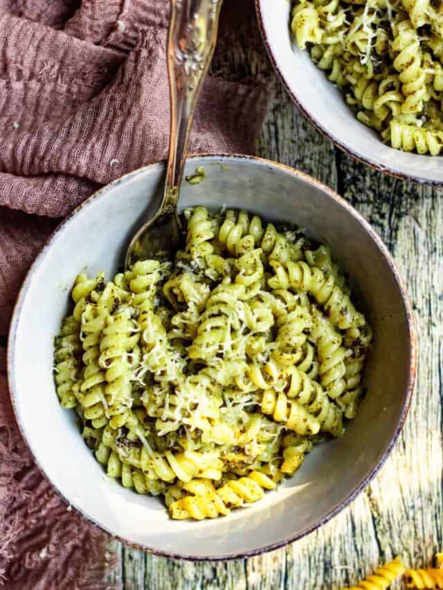Couldn’t Be Easier Meatless Pesto Pasta