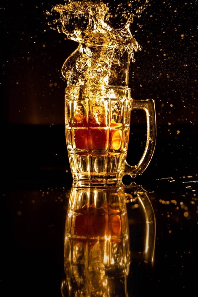 Splashing beer stein