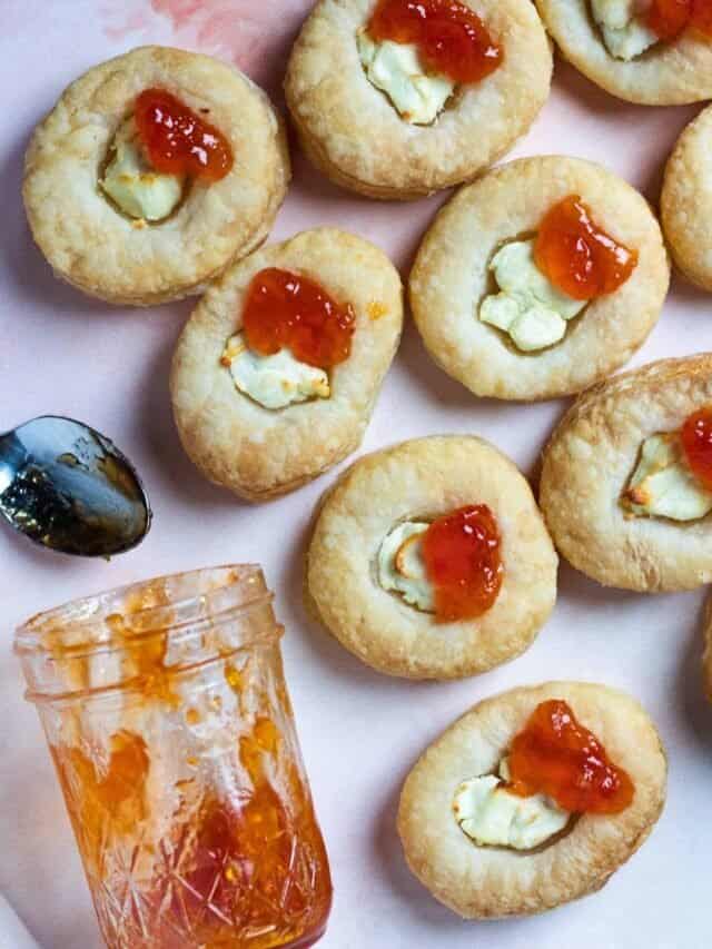 Appetizers with Goat Cheese, Jam and Puff Pastry Recipe
