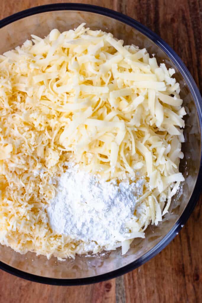 Shredded cheese with cornstarch 