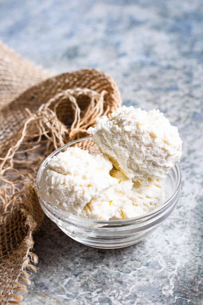 scoops of ricotta cheese 