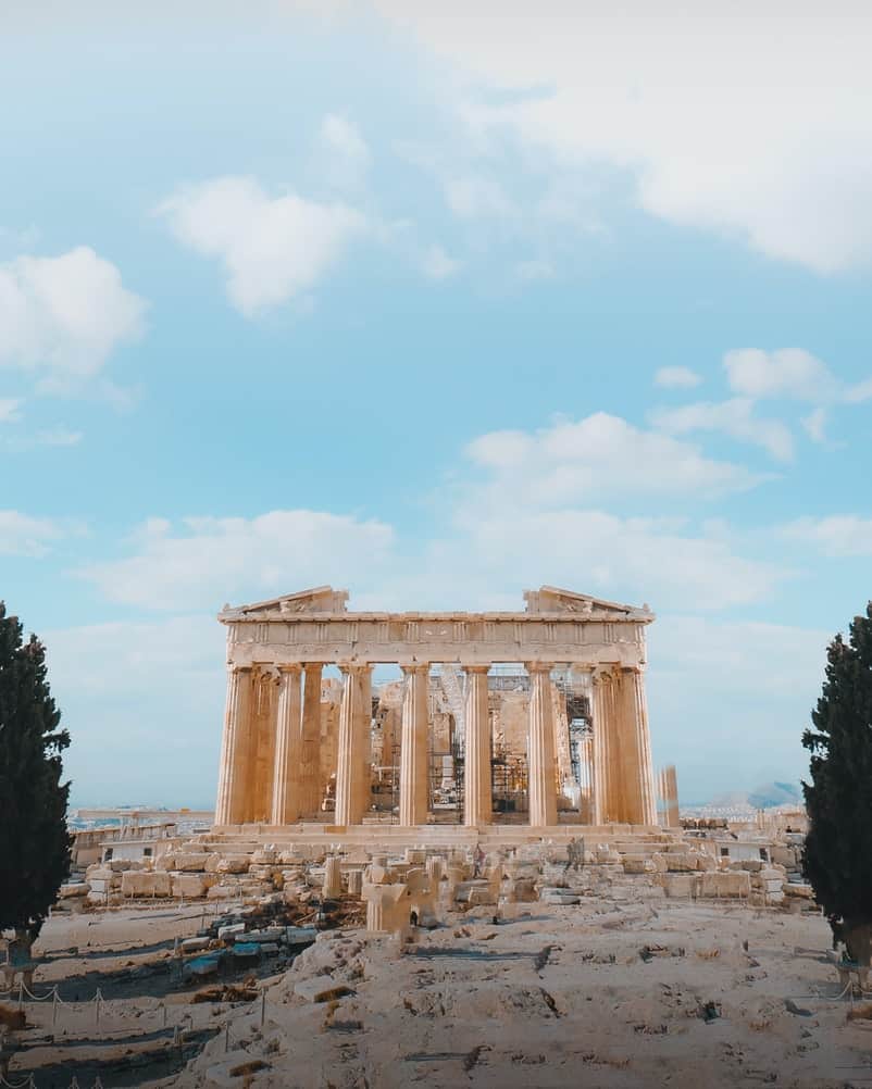 View of the parthenon 