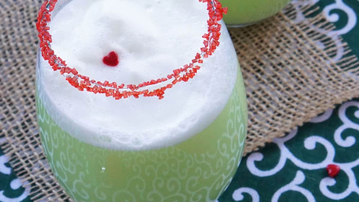 Simple and Tasty Grinch Punch