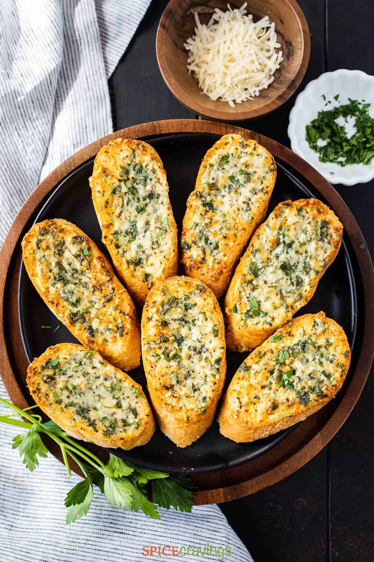 Slices of air fryer garlic bread served on a platter. 